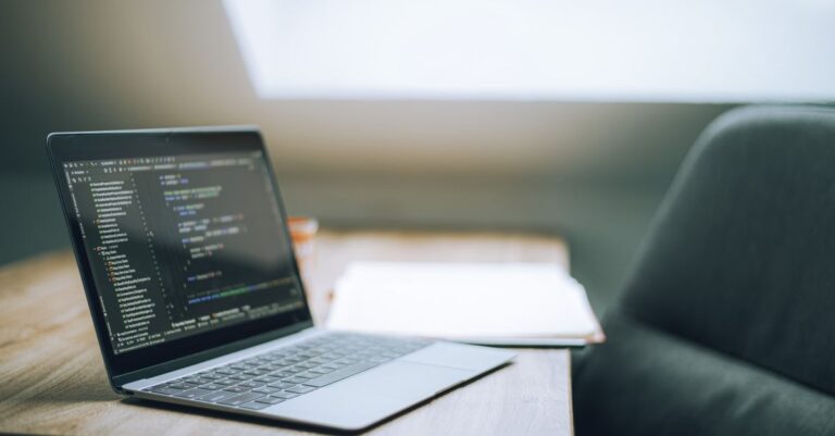 découvrez les meilleures pratiques et outils en développement web pour créer des sites performants, modernes et adaptés à tous les appareils.